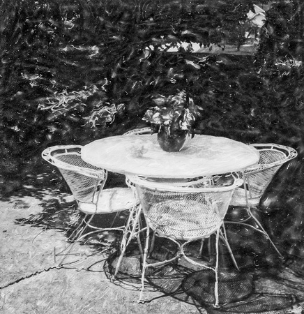 White table and chairs-001